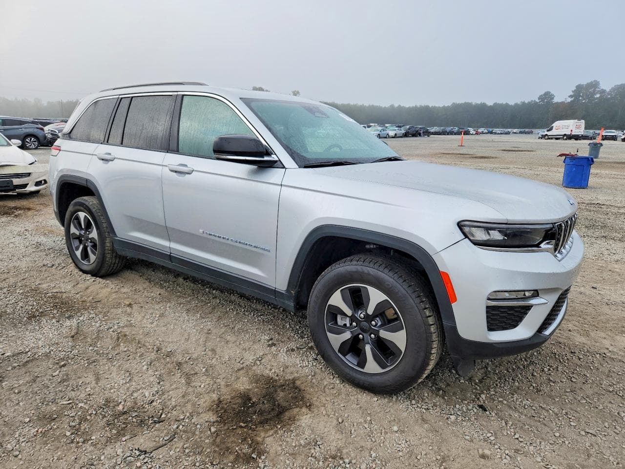 Jeep Grand Cherokee 4xe 2024 en un lote de subasta de Copart